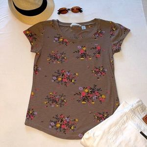 T-shirt very feminine